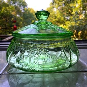 AnchorHocking Depression Glass Jar with lid